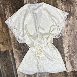 Vintage White Short Sleeve Robe with Belt Lace Bridal